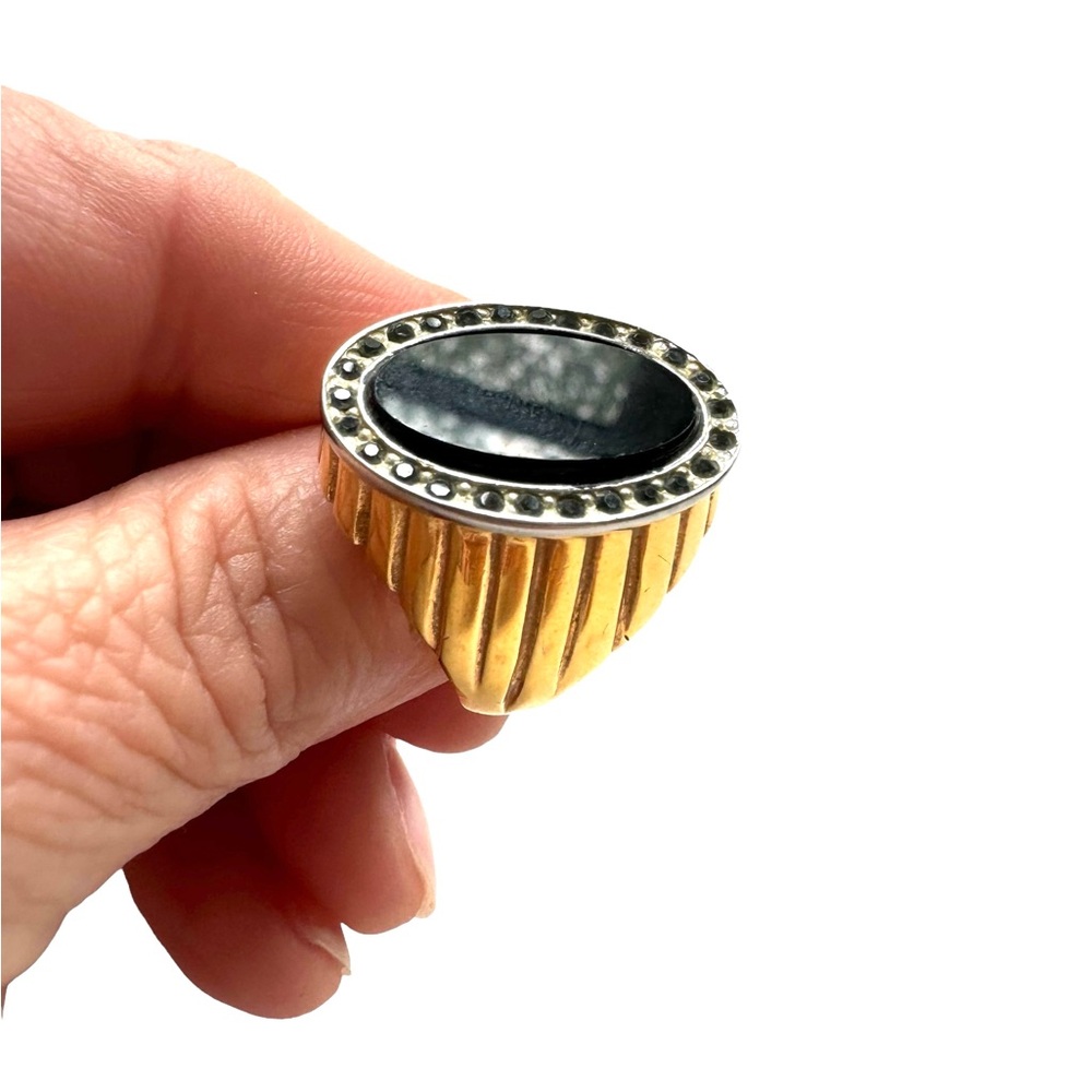 Gold tone and onyx large oval cocktail ring with black crystals. Size 7.75 VGUC